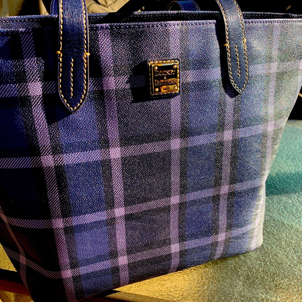 Nwot Dooney&Bourke tote purple tartan w/  clutch